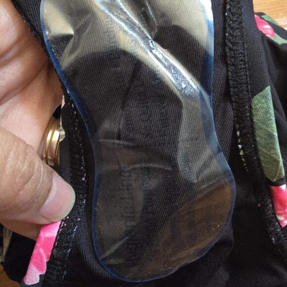 Vince Camuto Women's‎ Sz 6 Floral Plunge Halter One Piece Swim Suit Resort Beach - Picture 4 of 7